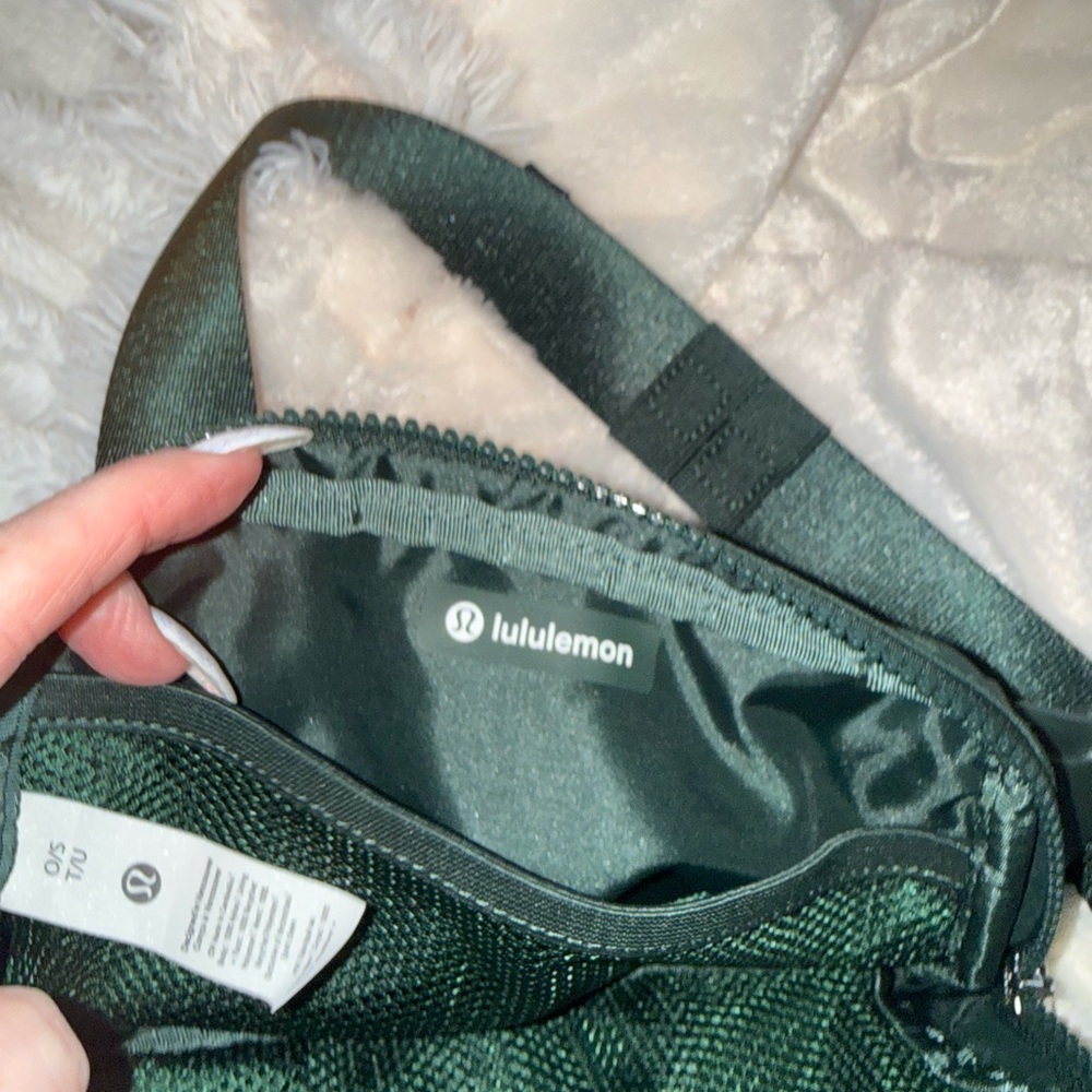 Lululemon Forest Green Crossbody Bag - Picture 2 of 3
